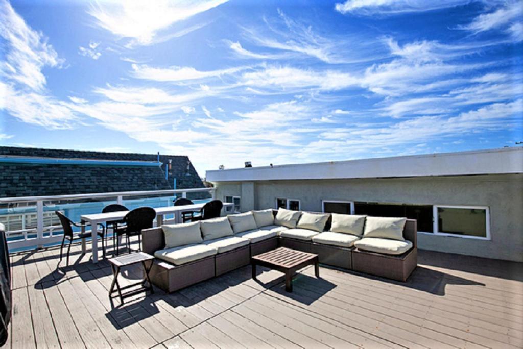 Luv Oceanside Views-1 House To Beach, Boardwalk And Waves-spacious Rooftop Sun Deck-plus King Beds Too! Сasa de vacaciones San Diego