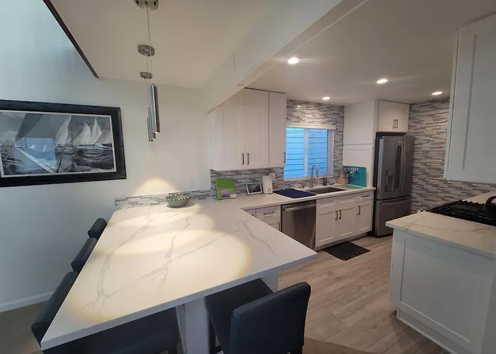 Luv Oceanside Views-1 House To Beach, Boardwalk And Waves-Spacious Rooftop Sun Deck-Plus King Beds Too!